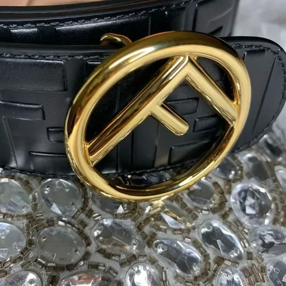 Fendi Buckle Belt.???HOST PICK??? display picture 1